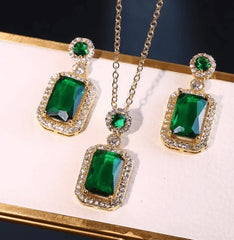 Royal Gemstone Necklace Set - Luxurious Elegance